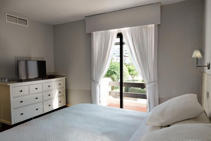 Image No.17-4 Bed Townhouse for sale