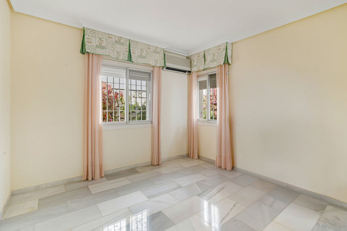Image No.18-3 Bed Villa for sale