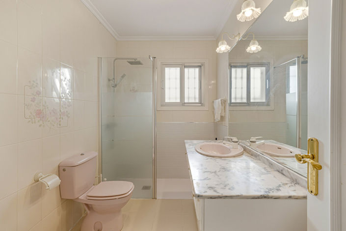 Image No.26-3 Bed Villa for sale