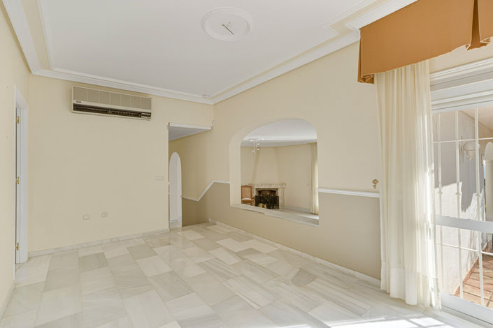 Image No.27-3 Bed Villa for sale