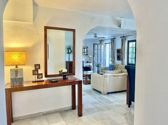 Image No.22-4 Bed Semi-Detached for sale