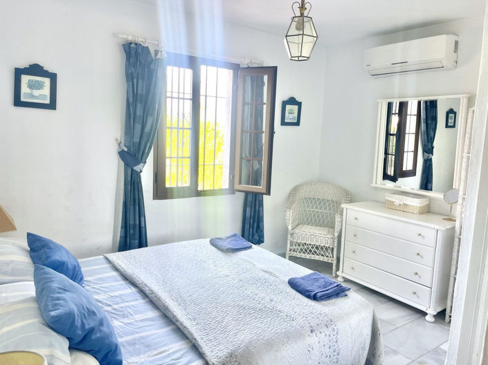 Image No.24-4 Bed Semi-Detached for sale