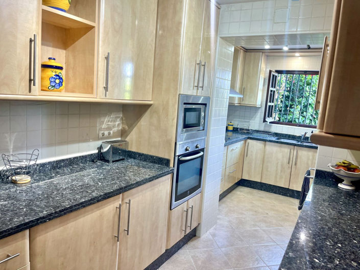 Image No.29-4 Bed Semi-Detached for sale