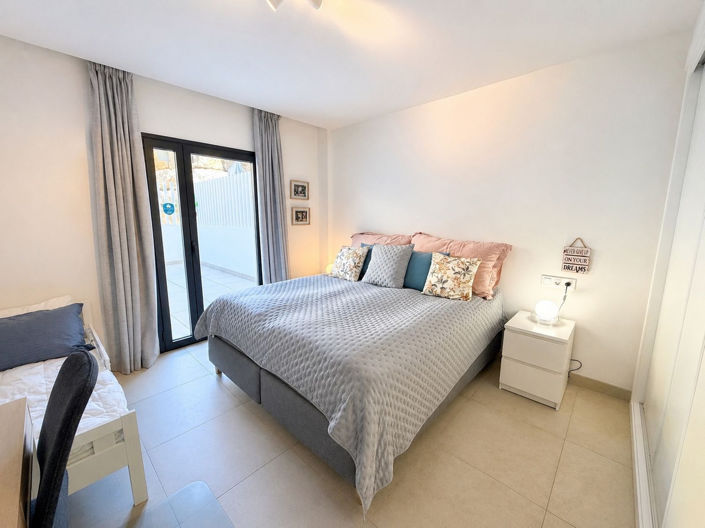 Image No.12-3 Bed Apartment for sale
