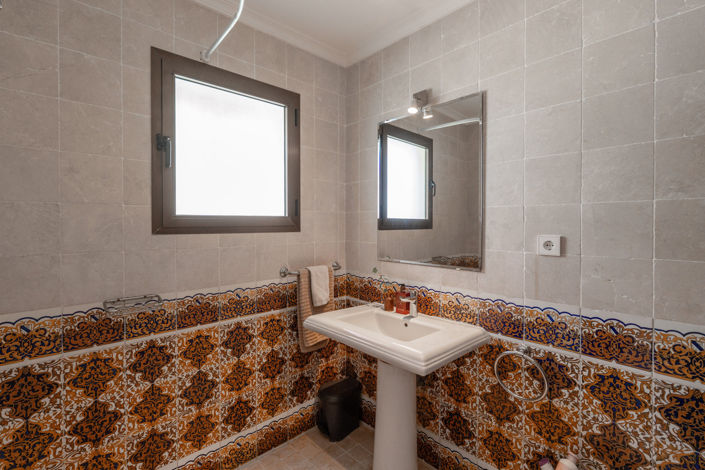 Image No.17-6 Bed Villa for sale