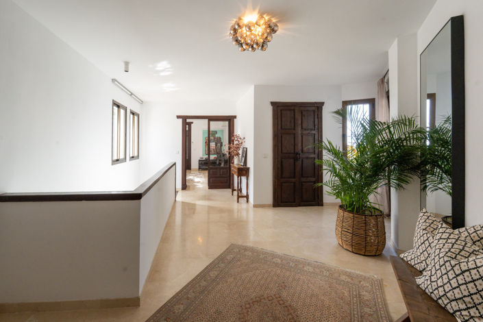 Image No.5-6 Bed Villa for sale