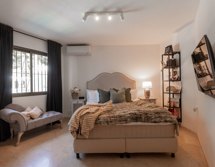 Image No.54-6 Bed Villa for sale