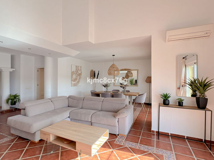 Image No.11-4 Bed Townhouse for sale