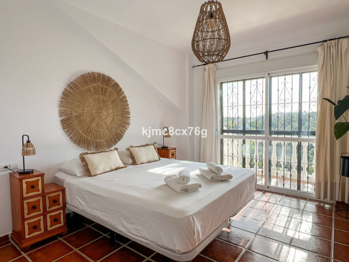 Image No.27-4 Bed Townhouse for sale