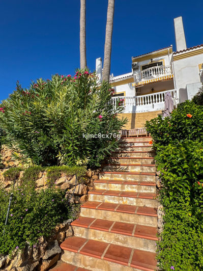 Image No.45-4 Bed Townhouse for sale