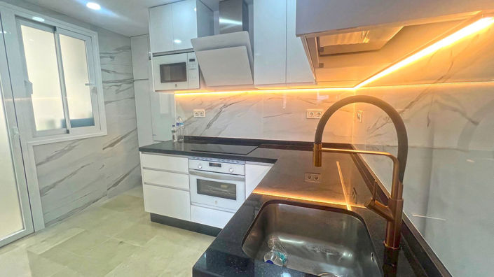 Image No.8-3 Bed Apartment for sale