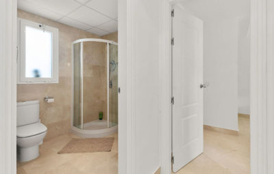 12-53013098fcab6c38b1379cd33298e050