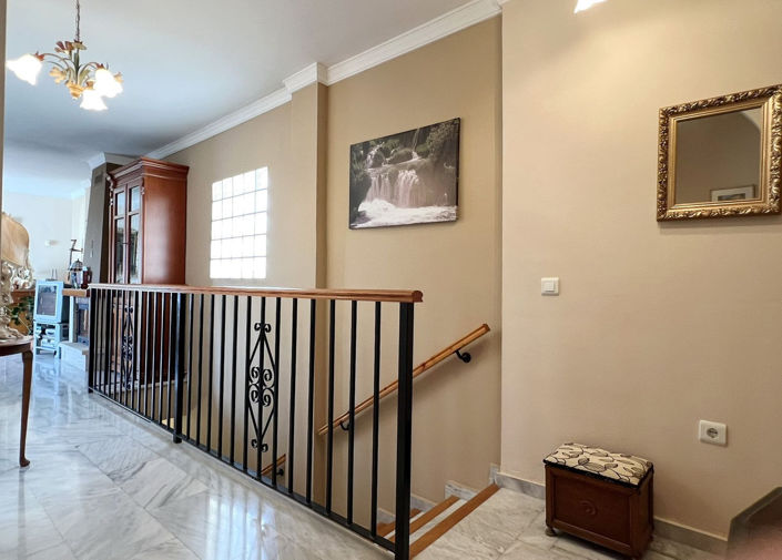 Image No.11-3 Bed Townhouse for sale