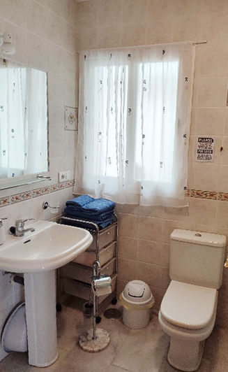 Image No.30-3 Bed Townhouse for sale