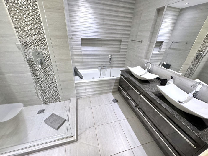 Image No.13-6 Bed Villa for sale