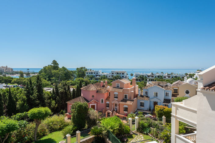 Image No.2-5 Bed Villa for sale