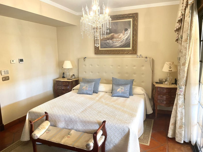 Image No.17-5 Bed Villa for sale