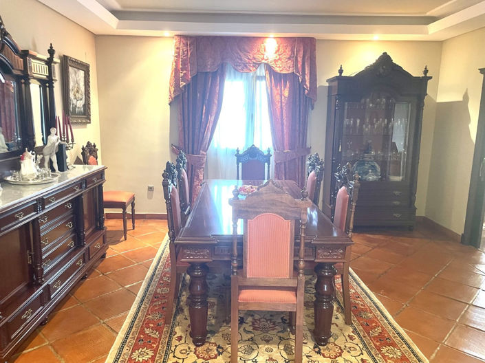 Image No.9-5 Bed Villa for sale
