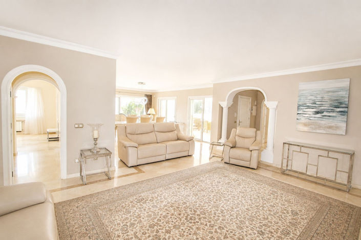Image No.6-Villa de 4 chambres à vendre à Elviria