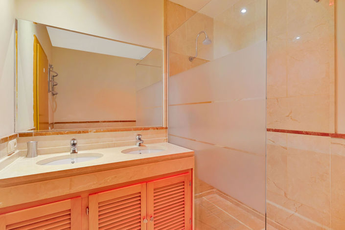 Image No.19-2 Bed Apartment for sale