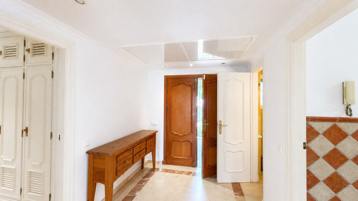 Image No.15-4 Bed Apartment for sale