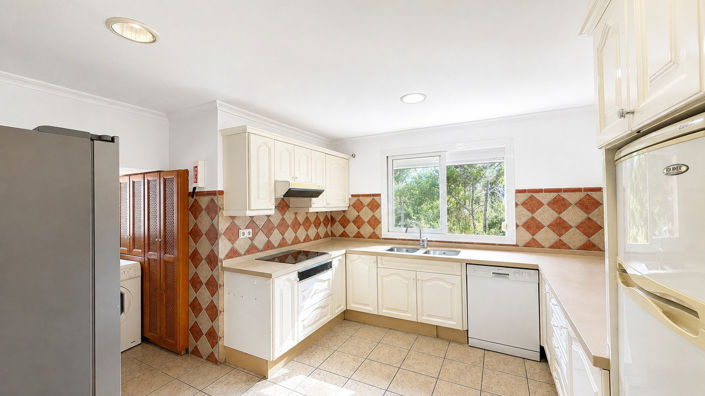 Image No.17-4 Bed Apartment for sale