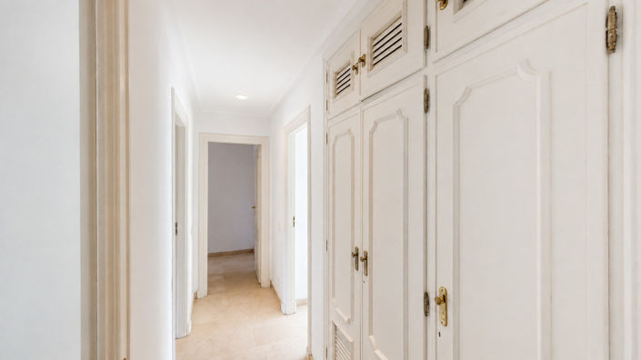 Image No.20-4 Bed Apartment for sale