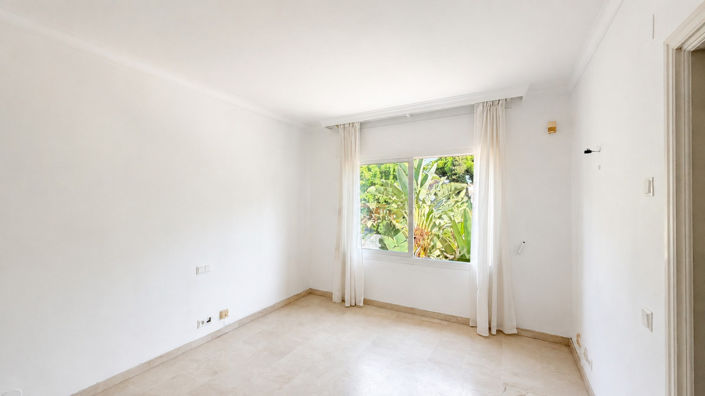 Image No.27-4 Bed Apartment for sale