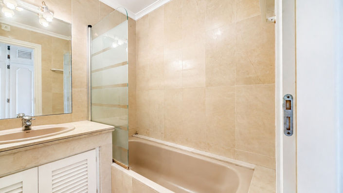 Image No.35-4 Bed Apartment for sale