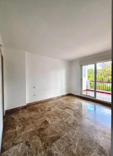 Image No.12-3 Bed Townhouse for sale