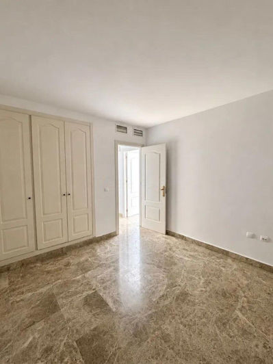 Image No.13-3 Bed Townhouse for sale