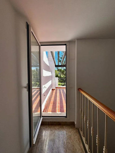 Image No.17-3 Bed Townhouse for sale