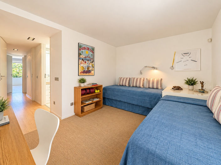 Image No.4-2 Bed Townhouse for sale