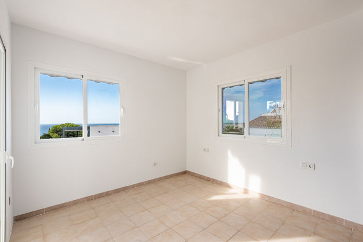 Image No.6-5 Bed Villa for sale