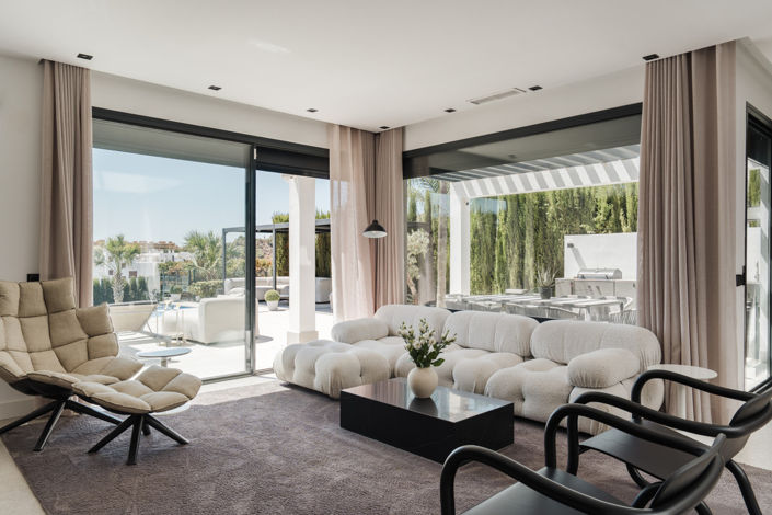 Image No.2-4 Bed Villa for sale