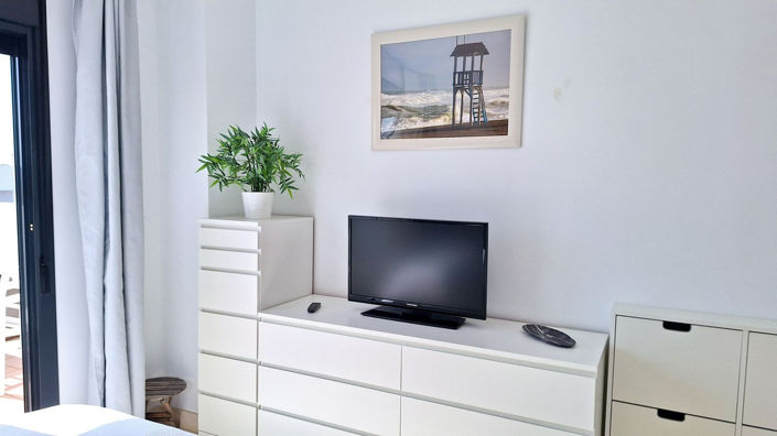 Image No.20-2 Bed Apartment for sale