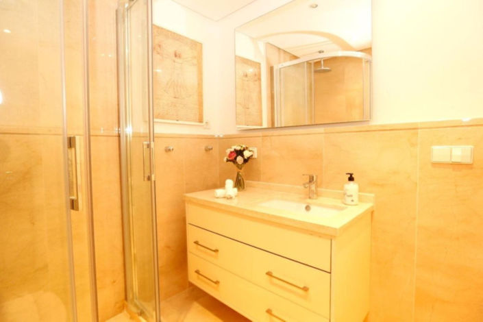 Image No.13-3 Bed Townhouse for sale