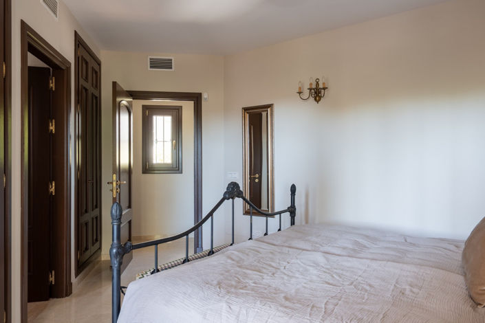 Image No.9-4 Bed Villa for sale
