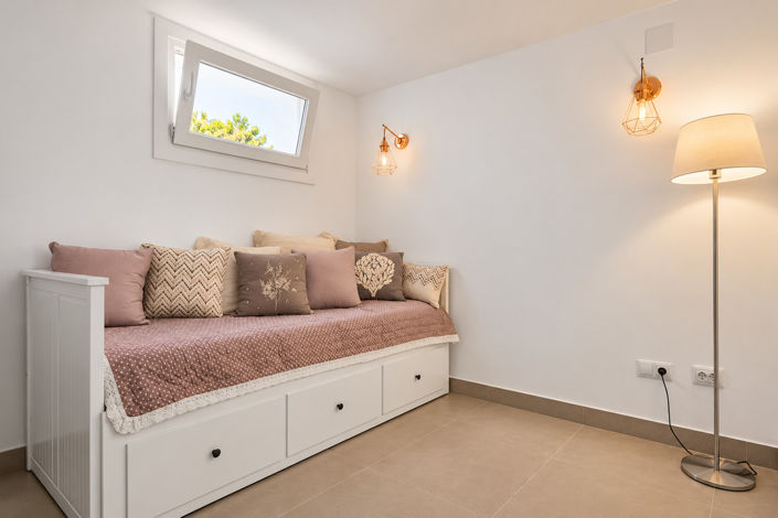 Image No.29-3 Bed Semi-Detached for sale