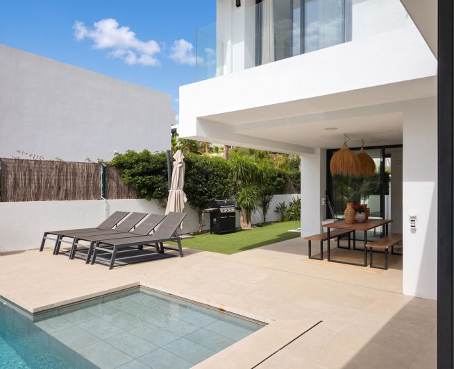 Image No.2-4 Bed Villa for sale