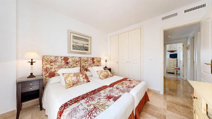 Image No.20-3 Bed Townhouse for sale
