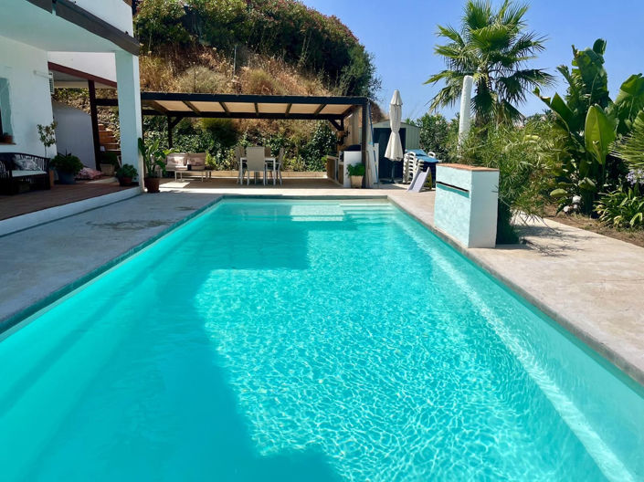 Image No.2-5 Bed Villa for sale