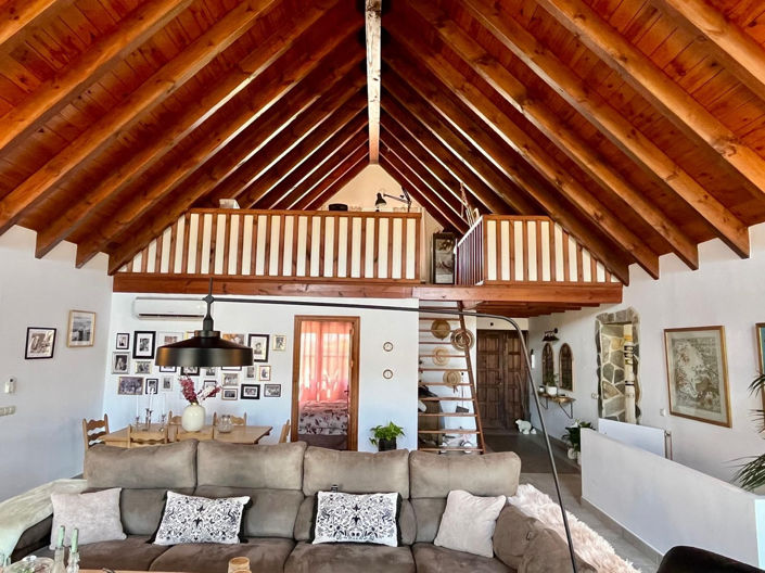 Image No.6-5 Bed Villa for sale