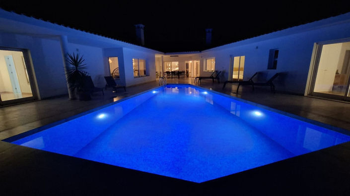 Image No.40-5 Bed Villa for sale