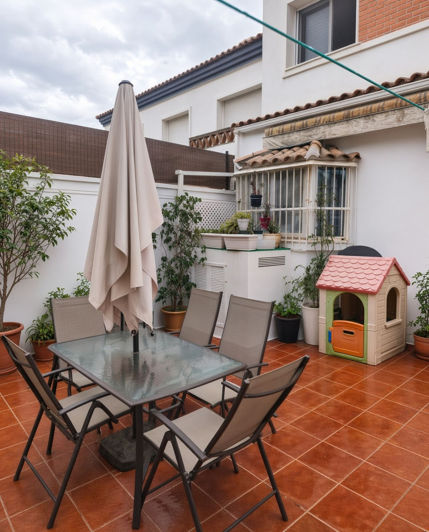 Image No.20-4 Bed Townhouse for sale