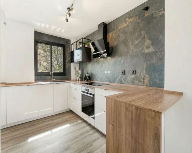 Image No.11-3 Bed Apartment for sale