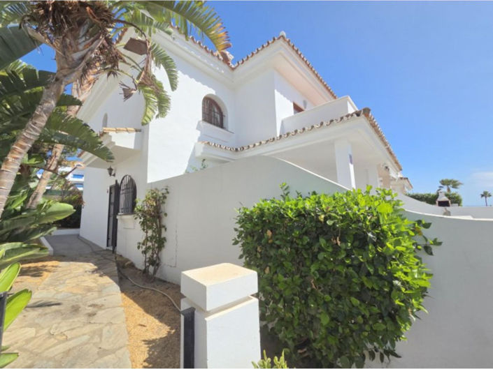 Image No.22-3 Bed Townhouse for sale
