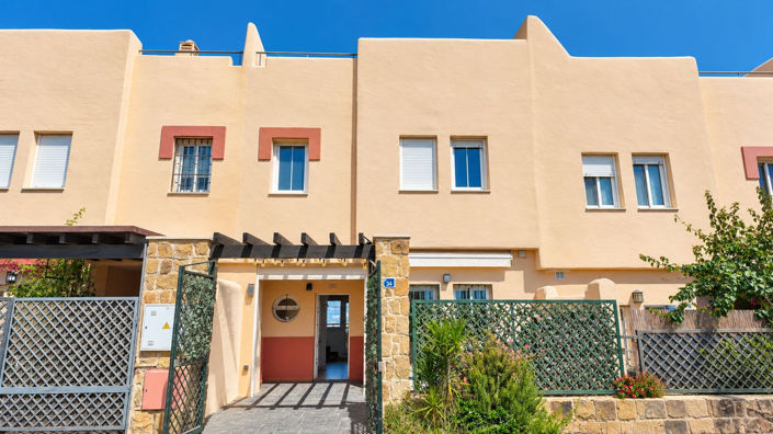 Image No.2-3 Bed Townhouse for sale