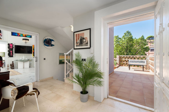 Image No.20-5 Bed Villa for sale