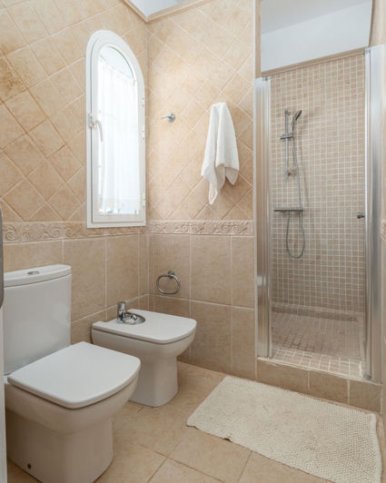 Image No.28-5 Bed Villa for sale